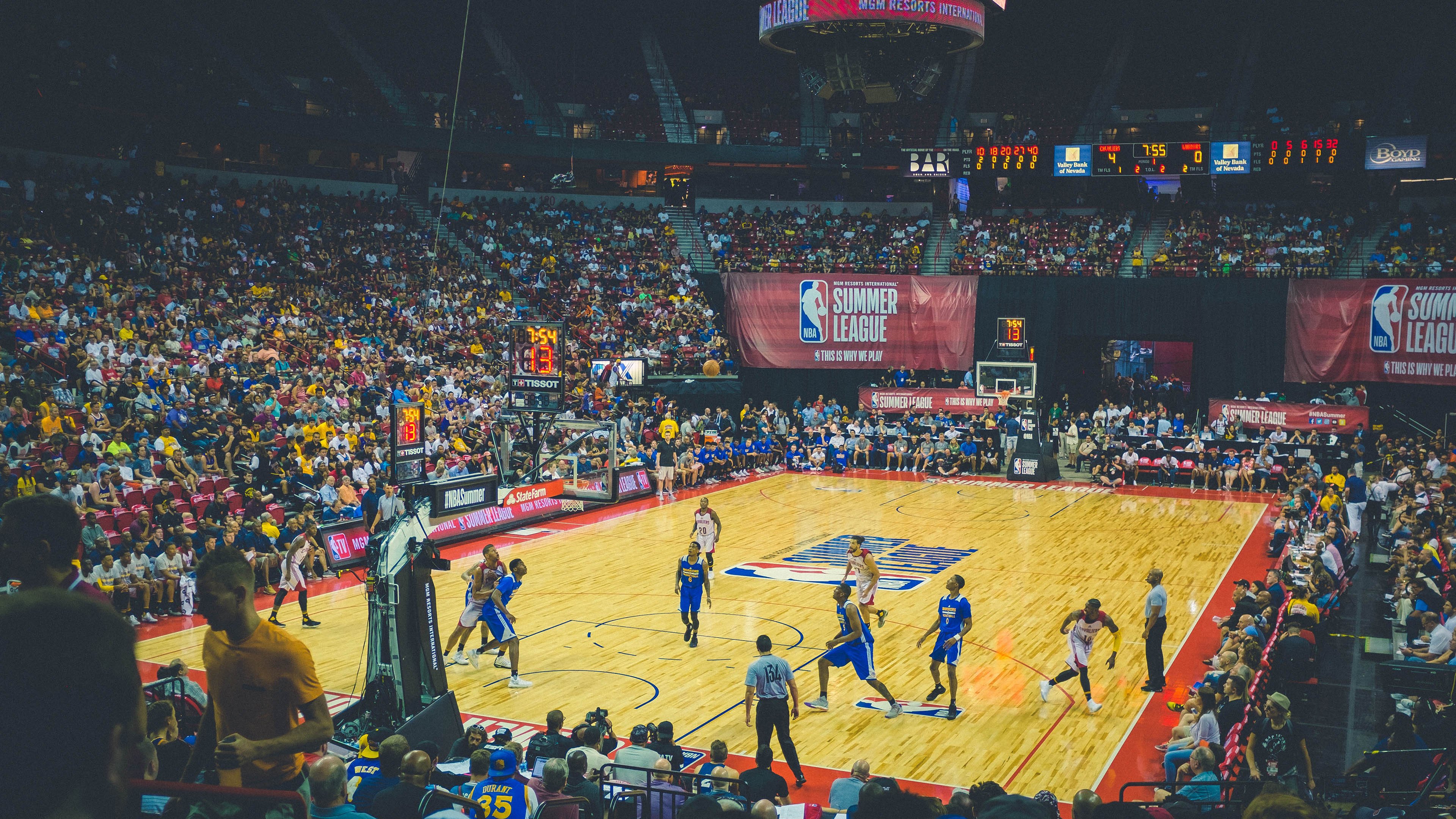 爱游戏平台-_老鹰外线火力全开，击败活塞_，老鹰hunter