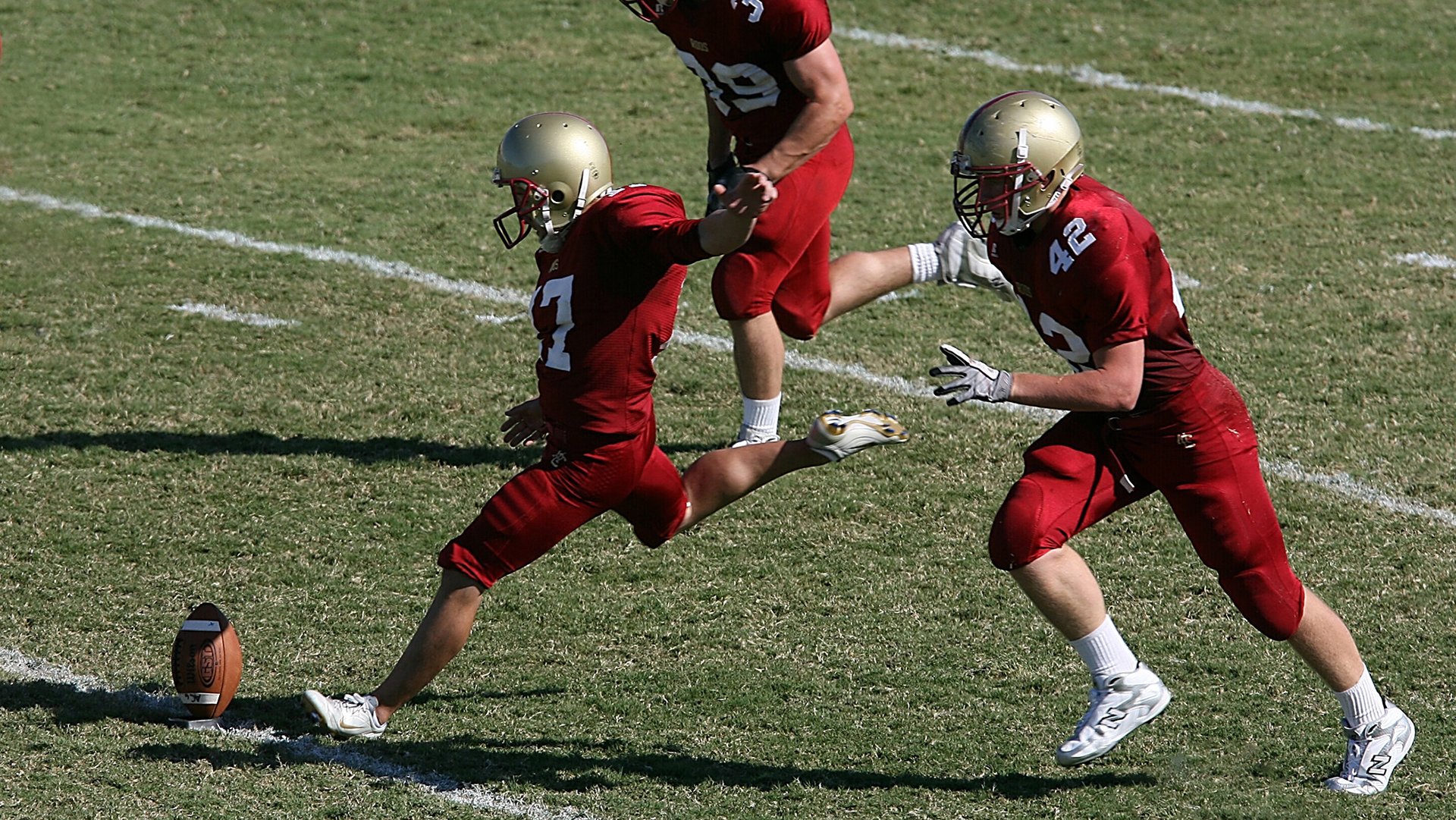 爱游戏娱乐-史上最难防守球员：他们的招式令人头疼，美媒评出十大最难防球员 乔丹居首詹皇竟第10